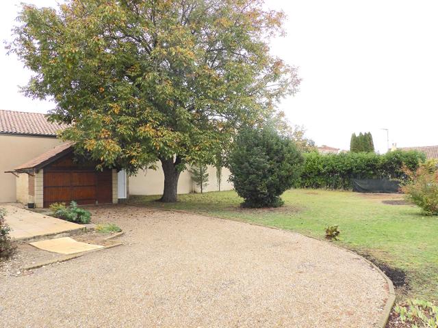 Maison 5 pièces, 118 m² à louer à Saint André de Cubzac 33240