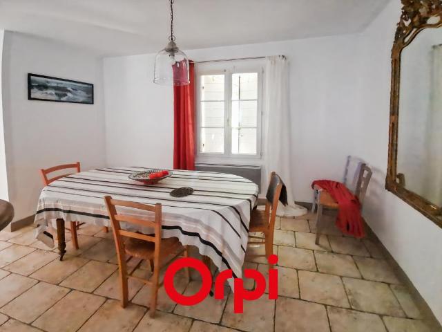 Maison 5 pièces, 119 m² à louer à Saint Cyr sur Mer 83270
