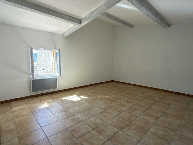 Maison 5 pièces, 110 m² à louer à Cuges les Pins 13780