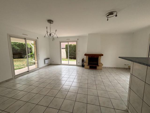 Maison 5 pièces, 111 m² à louer à Ousse 64320