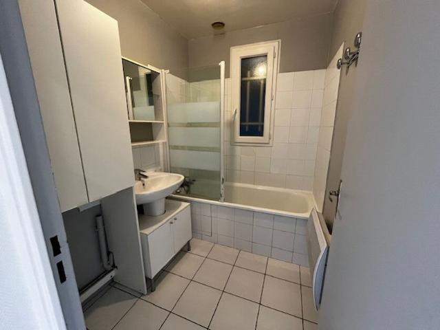 Maison 5 pièces, 112 m² à louer à Sainville 28700