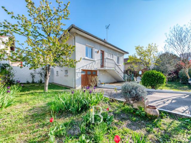 Maison 5 pièces, 112 m² à louer à Villeurbanne 69100