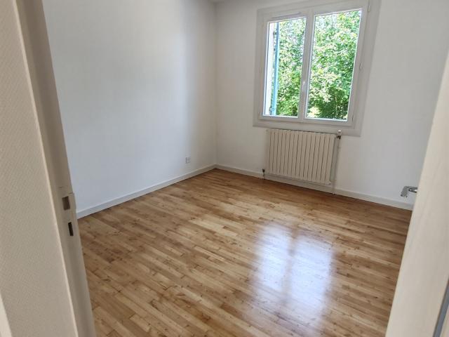 Maison 5 pièces, 113 m² à louer à Saint Avit 47350
