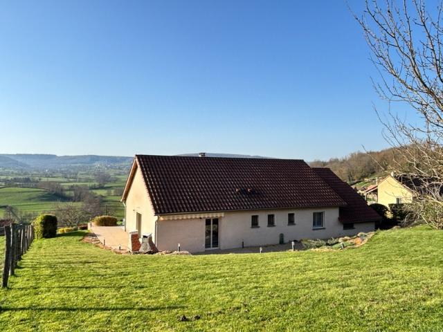 JONCY Maison plain pied 124 m² 3 chambres piscine chauffée terrain 2300 m² – calme