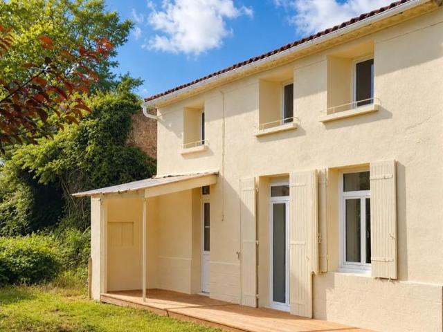 Maison 5 pièces, 125 m² à louer à Val de Livenne 33860
