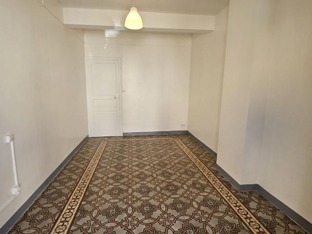 Maison 5 pièces, 126 m² à louer à Aspiran 34800