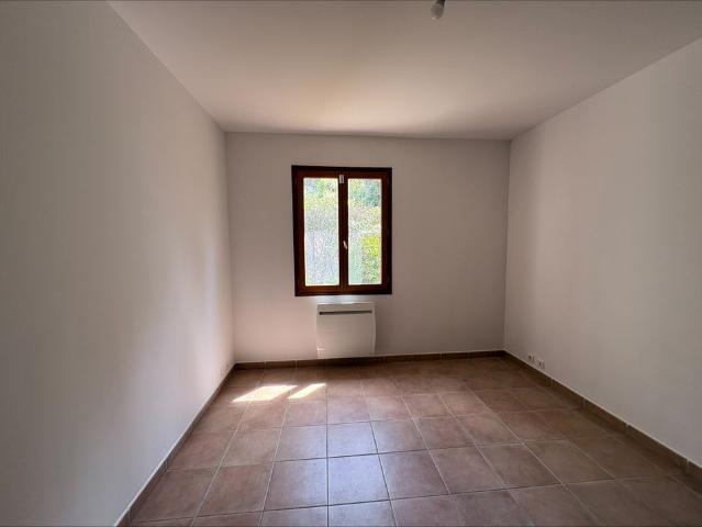 Maison 5 pièces, 127 m² à louer à Figanières 83830
