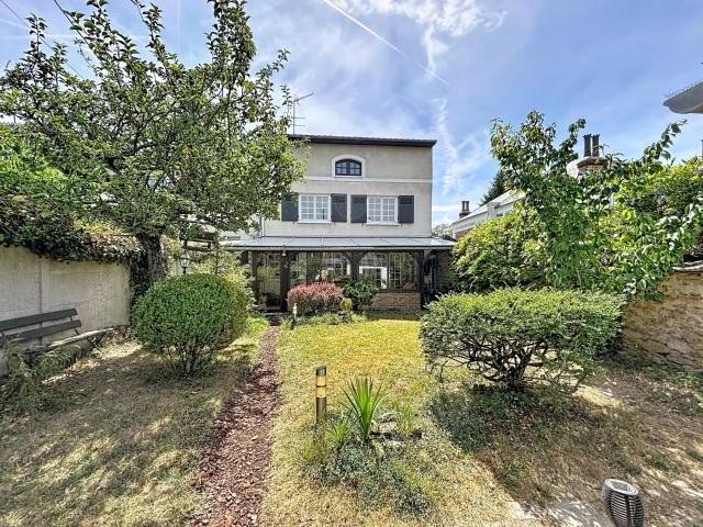 Maison 5 pièces 120 m²