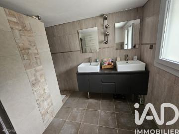 Maison 5 pièces, 120 m² à louer à Méounes lès Montrieux 83136