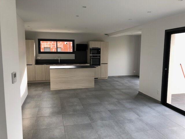 Maison 5 pièces, 120 m² à louer à Montélimar 26200