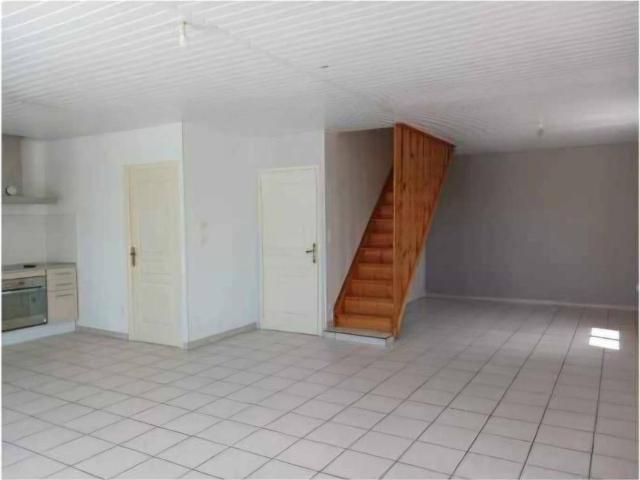 MAISON 5 PIECES 120 M² ST PIERRE EYNAC