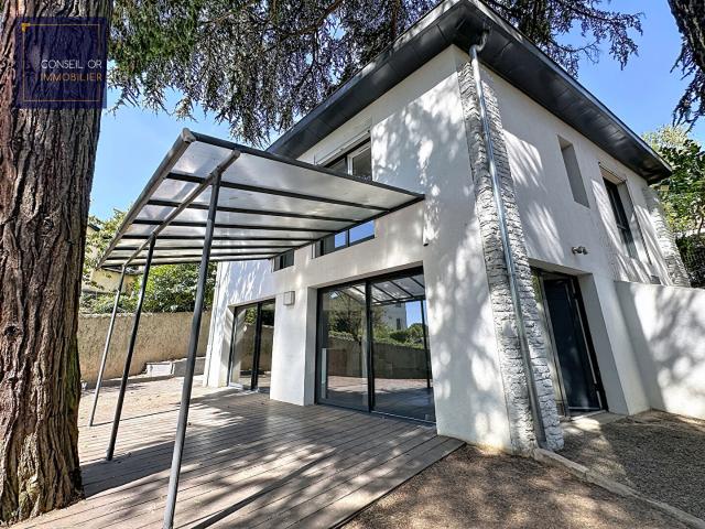Maison 5 pièces 121 m²