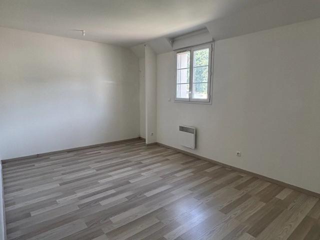 Maison 5 pièces, 121 m² à louer à Fontaine la Guyon 28190