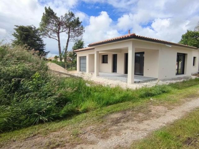 Maison 5 pièces, 122 m² à louer à Les Mathes 17570