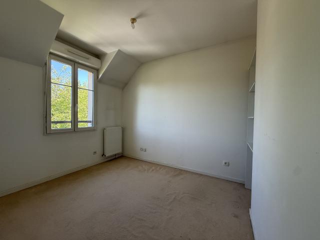 Maison 5 pièces, 123 m² à louer à Neauphle le Vieux 78640