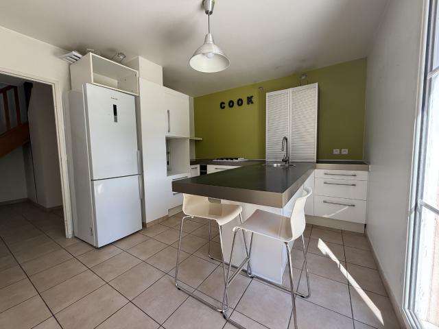 Maison 5 pièces, 123 m² à louer à Neauphle le Vieux 78640