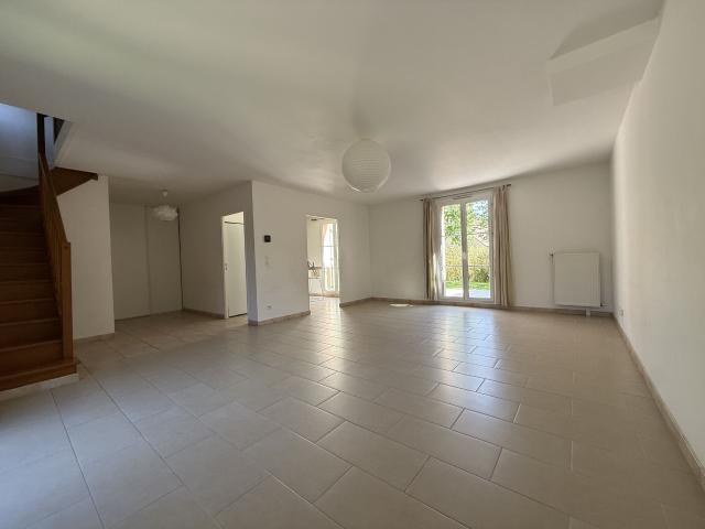Maison 5 pièces, 123 m² à louer à Neauphle le Vieux 78640