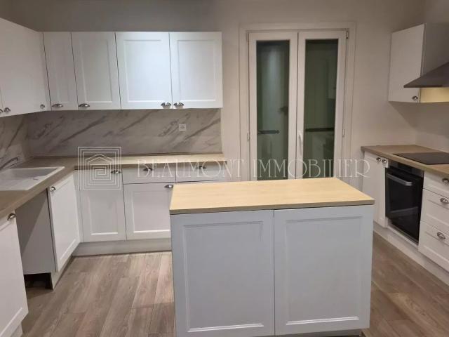 Maison 5 pièces, 123 m² à louer à Saint Laurent du Var 06700