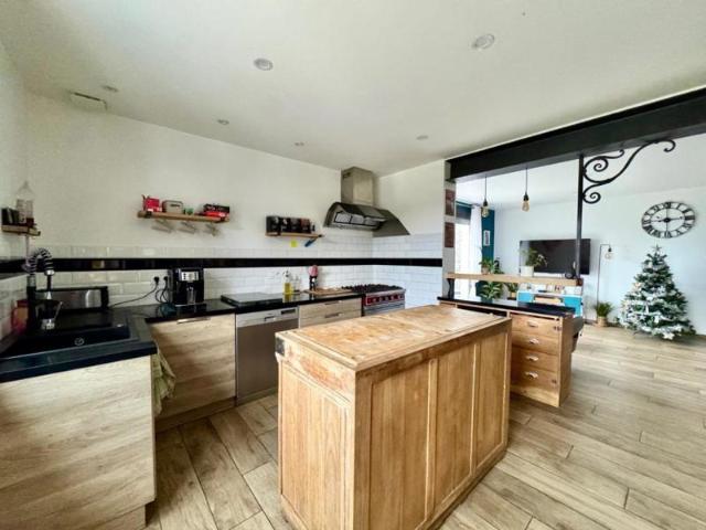 Maison 5 pièces / 134 m² / 248 000 EUR / SERVIES