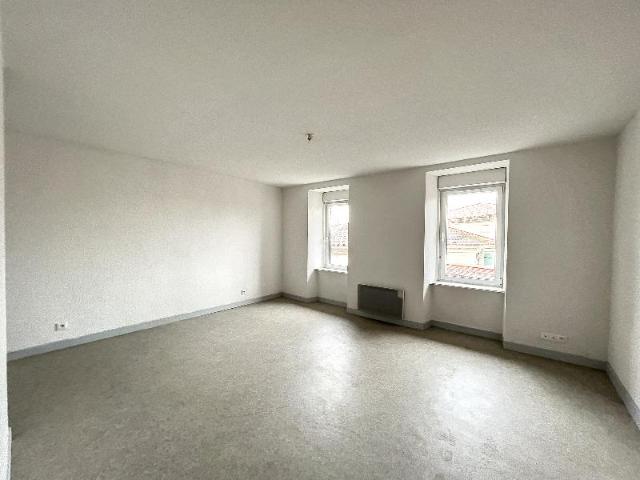 Maison 5 pièces, 135 m² à louer à Anglade 33390