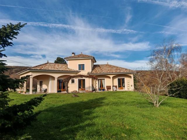 Maison 5 pièces, 136 m² à louer à Cellieu 42320
