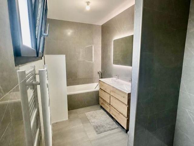 Maison de 130m2 à louer sur Laudun l'Ardoise