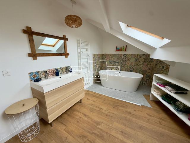 Maison 5 pièces, 130 m² à louer à Saint Julien de Concelles 44450