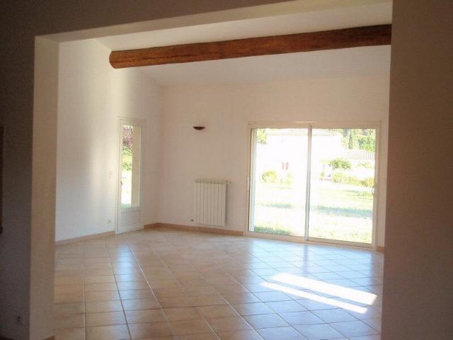Maison 5 pièces, 131 m² à louer à Simiane Collongue 13109