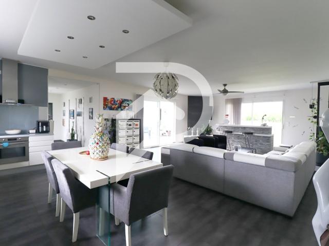 Maison 5 pièces 145 m2 terrain et grand garage 145m² Técou