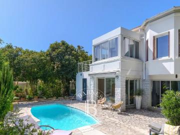Maison 6 pièces 145 m²