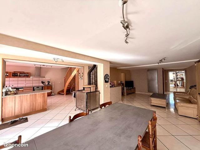 Maison 5 pièces 145 m²