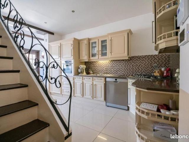 Maison 5 pièces 145 m²