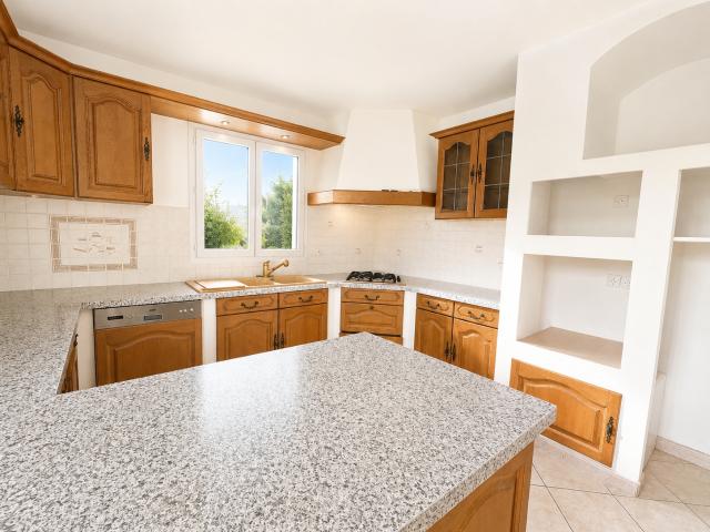 Maison 5 pièces, 145 m² à louer à Poulx 30320