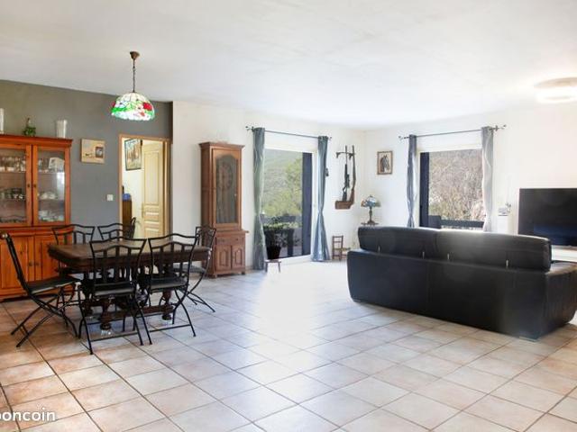 Maison 5 pièces 146 m²