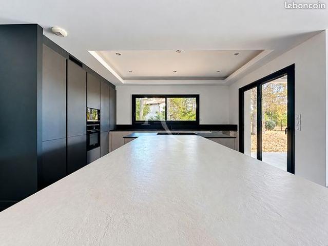 Maison 5 pièces 146 m²
