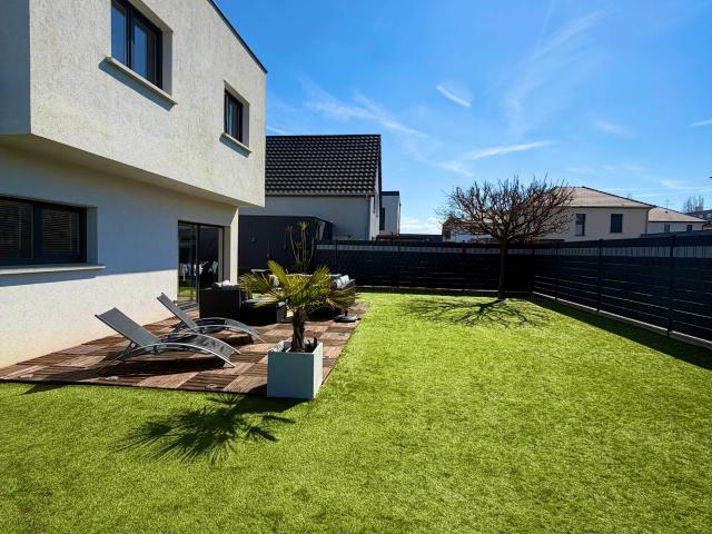 MAISON MEUBLÉE 5 PIECES 140 M2