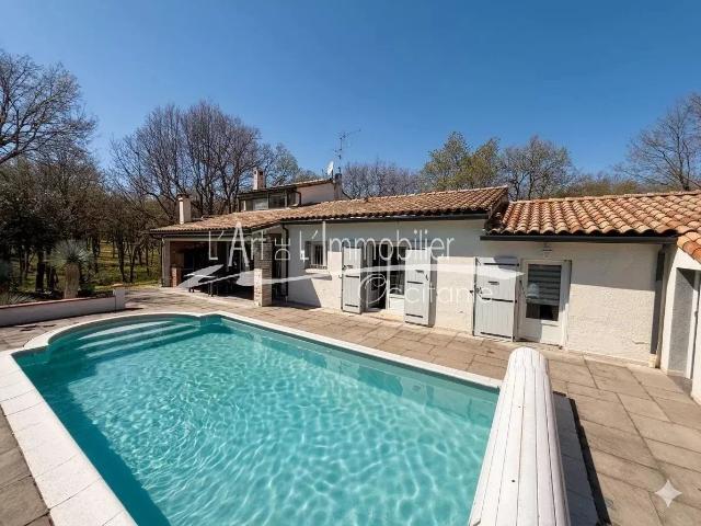 Maison 5 pièces 140 m²