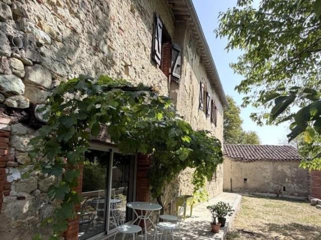 Maison 5 pièces 140 m²