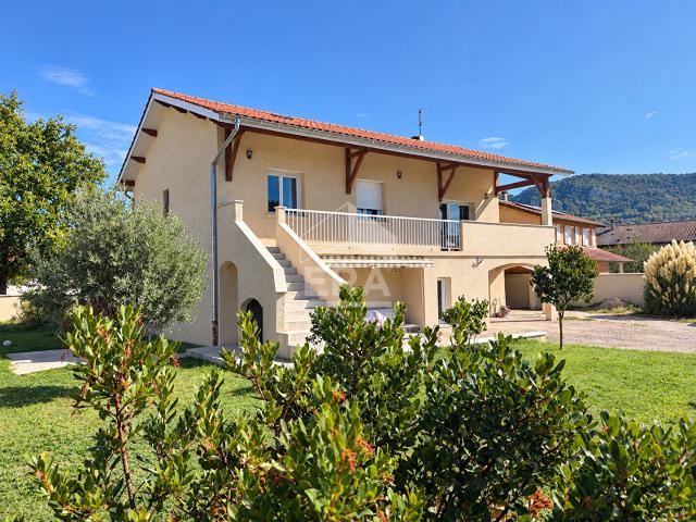 Maison 5 pièces 140 m²