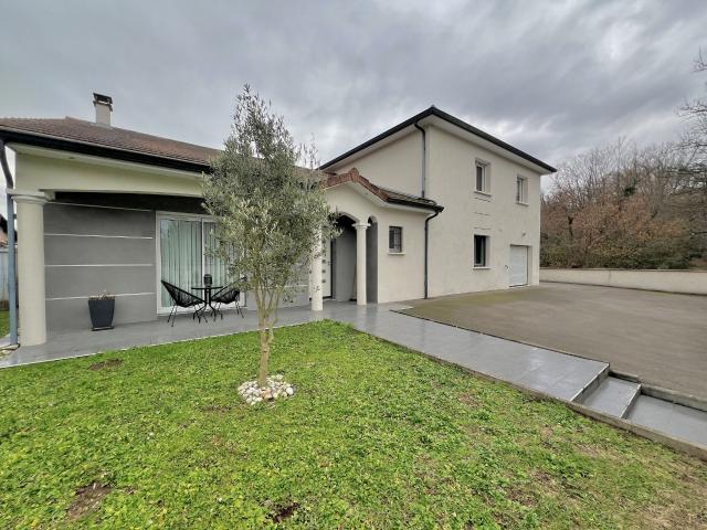 Maison 5 pièces 140 m²