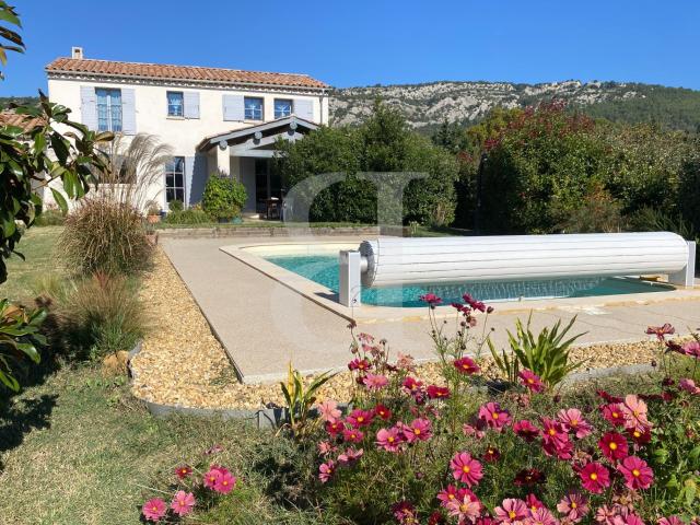 Maison 5 pièces 140 m²