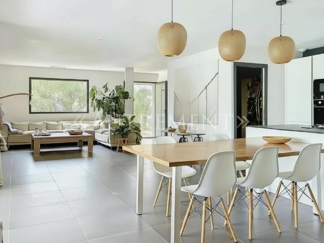 Maison 5 pièces 140 m²