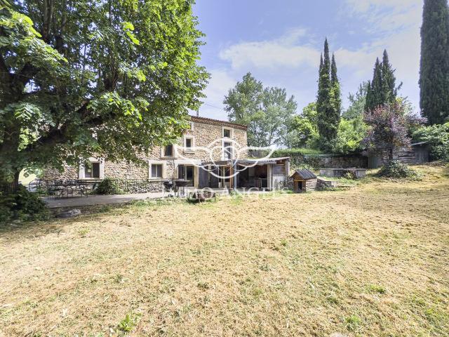 Maison 5 pièces 140 m²