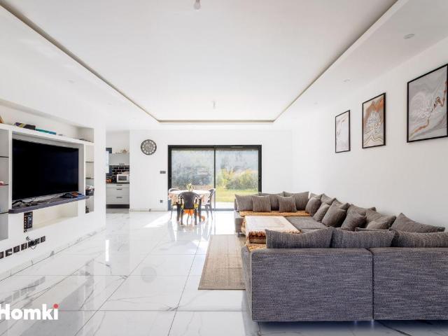 Maison 5 pièces 140 m²