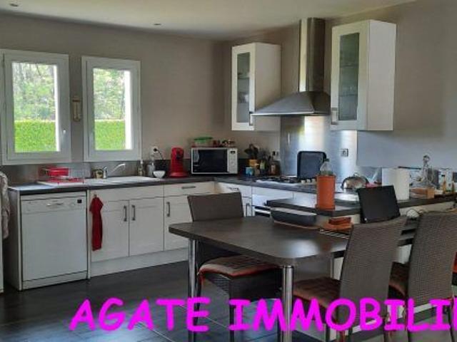 Maison 5 pièces, 140 m² à louer à Noaillan 33730