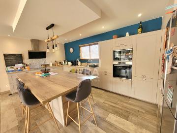 Maison 5 pièces, 140 m² à louer à Artiguelouve 64230