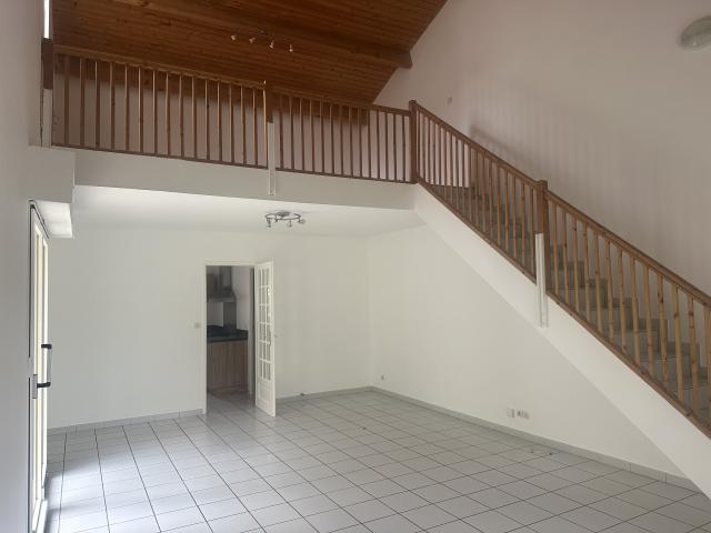 Maison 5 pièces, 140 m² à louer à Chaniers 17610