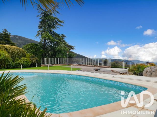 Maison 5 pièces 141 m²
