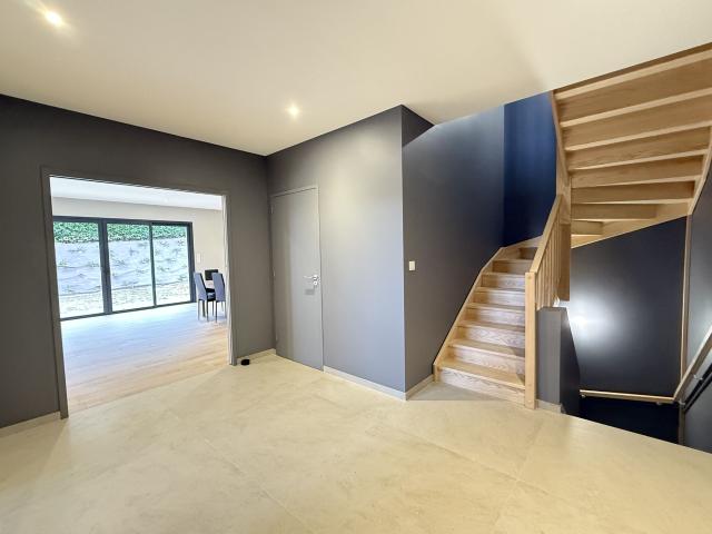 Maison 5 pièces, 141 m² à louer à Saint Cyr au Mont d'Or 69450
