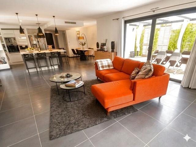 Maison 5 pièces, 141 m² à louer à Ventabren 13122